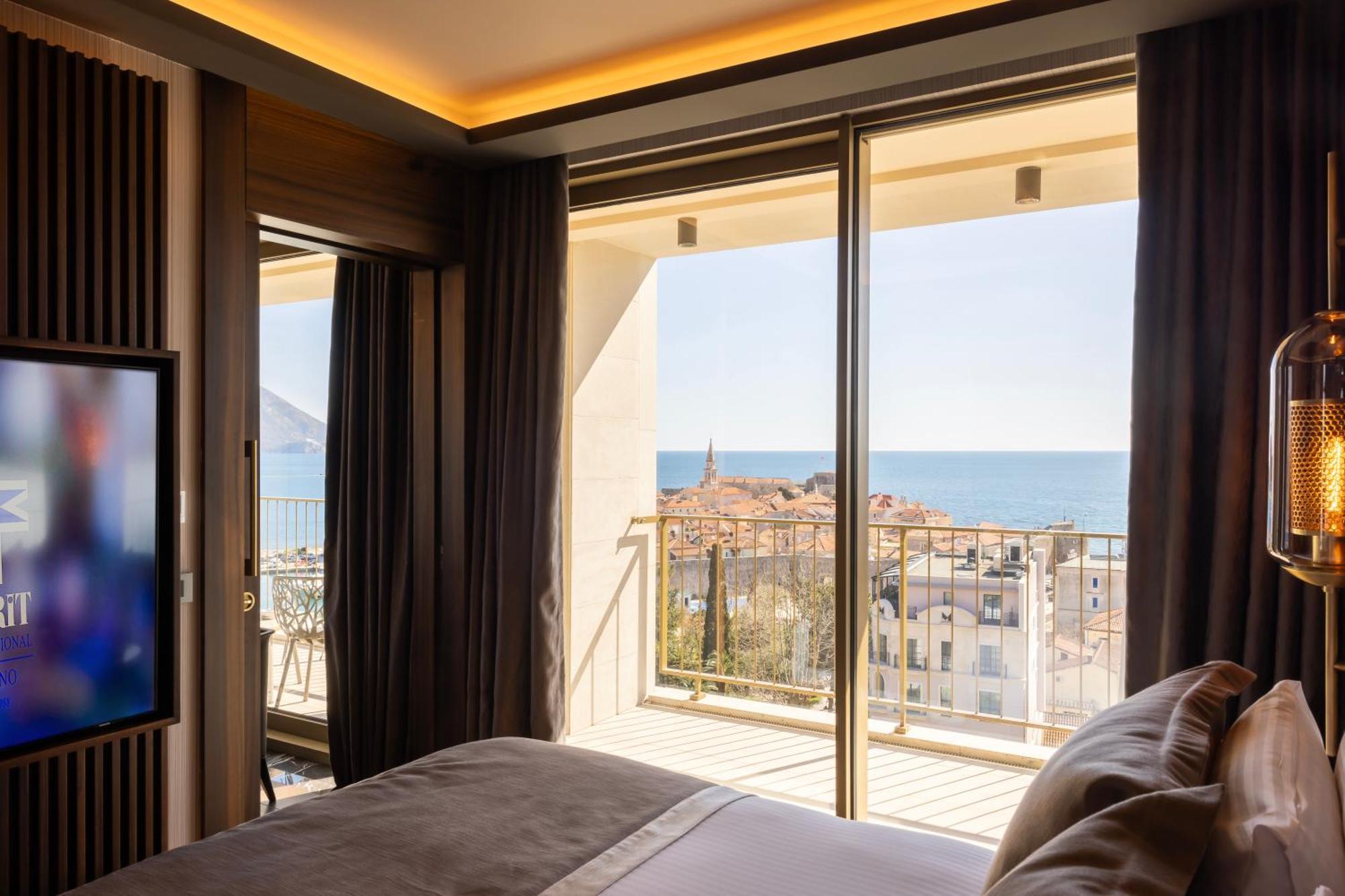 Merit Starlit Hotel & Residences Budva Exteriör bild